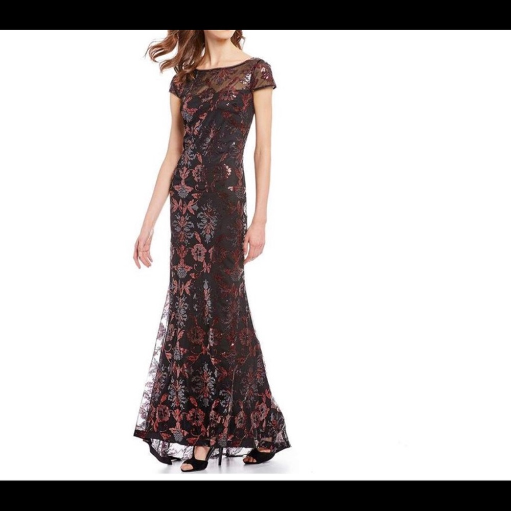Calvin Klein Sequin Embroidered Cap Sleeve Gown Size 2